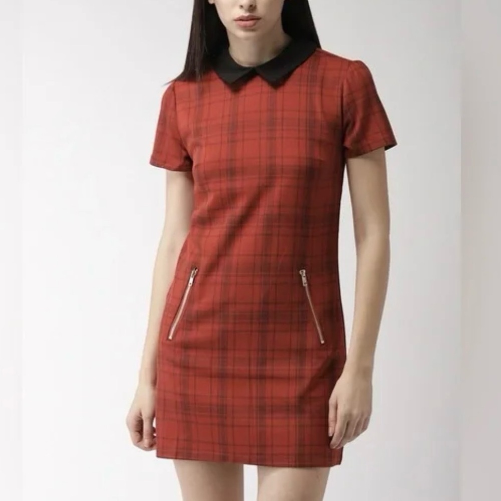 Forever 21 Red Sheath Mini Dress with Peter Pan Collar Size S